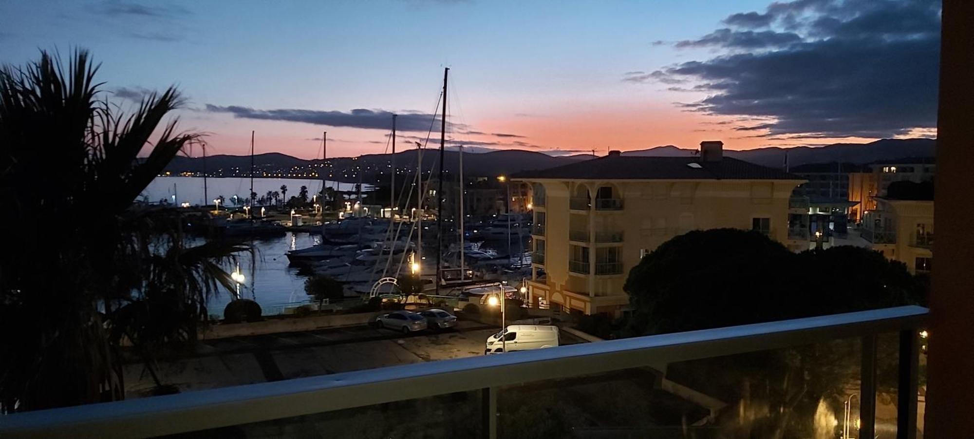 Sublime Vue Mer,Parking,Wifi Fréjus Exteriör bild